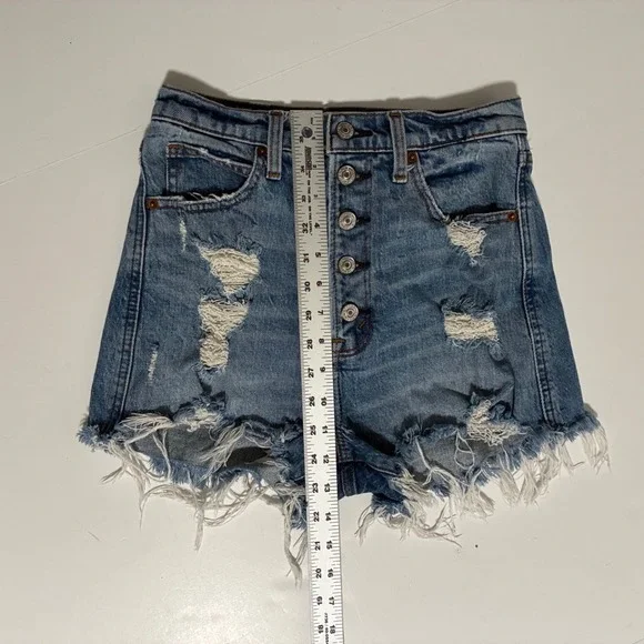 Abercrombie & Fitch Ultra High Rise Mom Shorts Distressed Button Fly Blue 25 0 - Picture 6 of 9